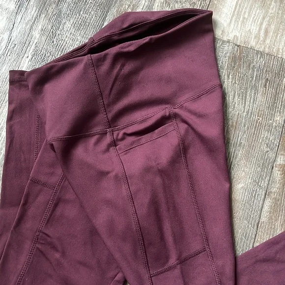 Set of 2 Danskin Leggings 1 Black and 1 Wine color size M - Picture 5 of 8
